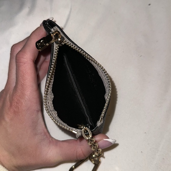 LV Coin Purse Monogram LV - Picture 7 of 7
